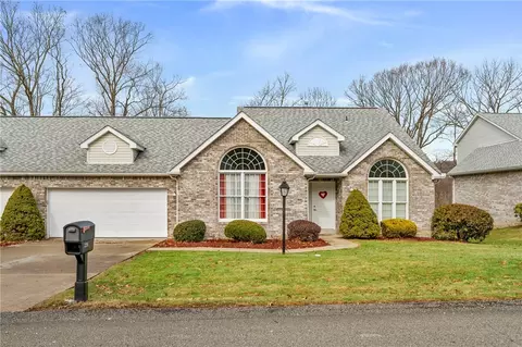220 Country View Dr, Lower Burrell, PA 15068