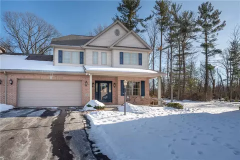 511 Stonebridge Ct, Uniontown, PA 15401