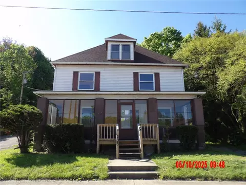 203 W Main St, Sharpsville, PA 16150