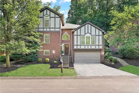 426 Rockledge Dr, Sewickley, PA 15143