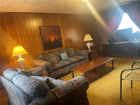 202 Halcomb, Clairton, PA 15025 photo 7