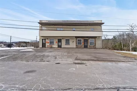 1300 Stewart St, Natrona Heights, PA 15065