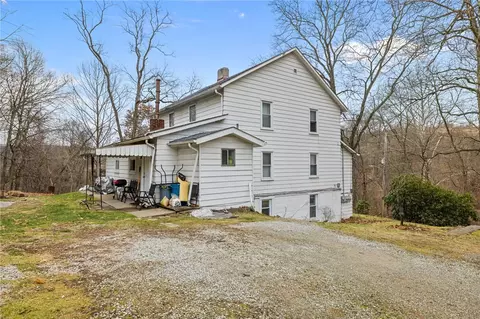 5859 Grant Ave, Export, PA 15632
