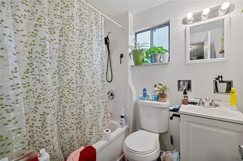 Bath - 5859 Grant Ave, Export, PA 15632 photo 1 of 2