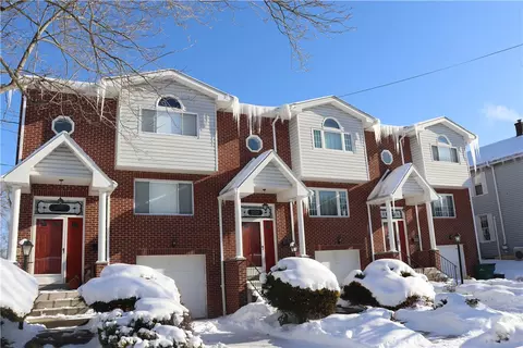 220 E Church St #2, Ligonier, PA 15658