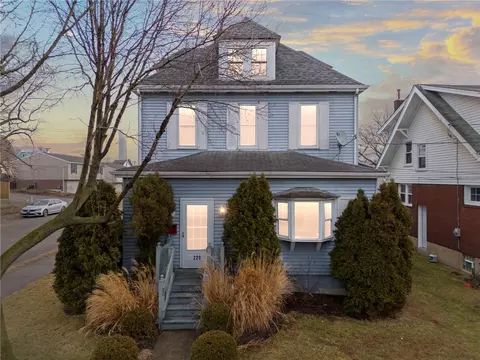 220 Walters Ln, Springdale, PA 15144
