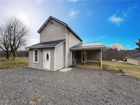1904 W Lawrence Ave, Ellwood City, PA 16117