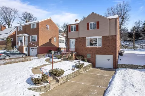 165 Cherrydell Dr, Pittsburgh, PA 15220
