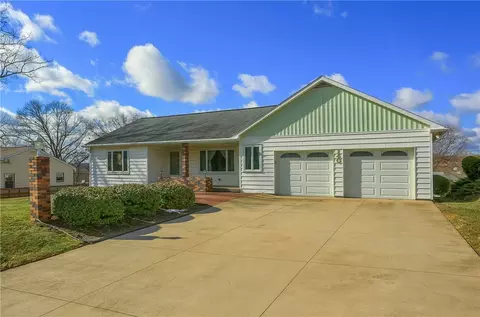 140 Howley Ave, Beaver Falls, PA 15010