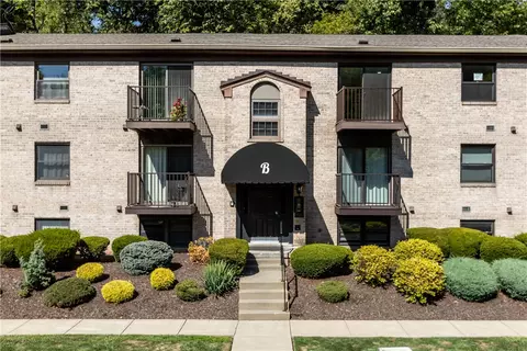 300 Gilkeson Rd #8B, Pittsburgh, PA 15228