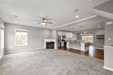 215 Lockheed Dr, Coraopolis, PA 15108 photo 5