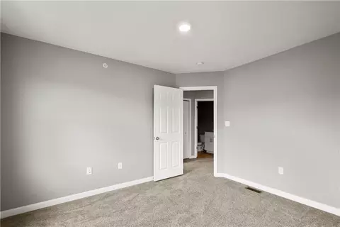 215 Lockheed Dr, Coraopolis, PA 15108 photo 26