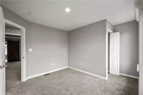 215 Lockheed Dr, Coraopolis, PA 15108 photo 27