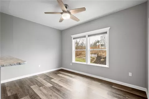 215 Lockheed Dr, Coraopolis, PA 15108 photo 11