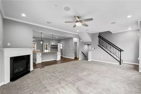 215 Lockheed Dr, Coraopolis, PA 15108 photo 4
