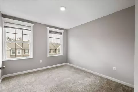 215 Lockheed Dr, Coraopolis, PA 15108 photo 28