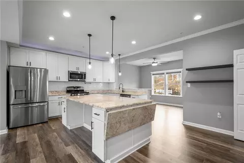 215 Lockheed Dr, Coraopolis, PA 15108 photo 9