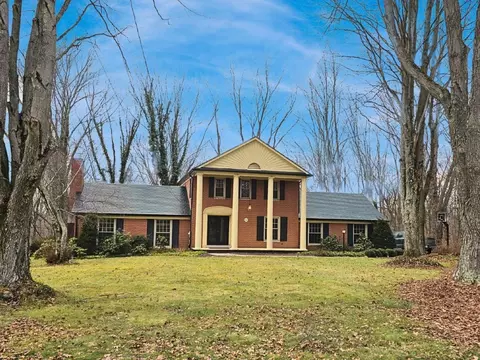3930 Wynwood Dr, Sharpsville, PA 16150