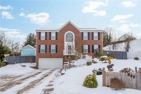 848 Greenhaven Dr, Bethel Park, PA 15102