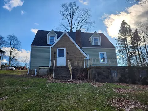 126 Hilltop Dr, Ellwood City, PA 16117