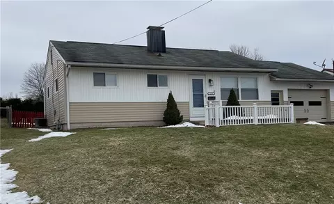 279 Cinema Dr, Johnstown, PA 15905