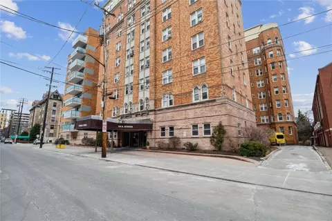 144 N Dithridge St #701, Pittsburgh, PA 15213