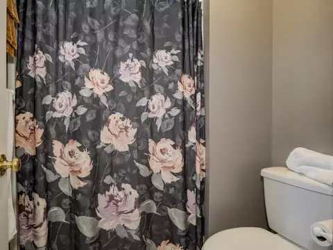 Bath - 8 Cherry Aly, Monaca, PA 15061 photo 4 of 5