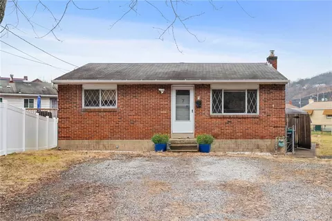 7 Veryl Dr, Pittsburgh, PA 15223
