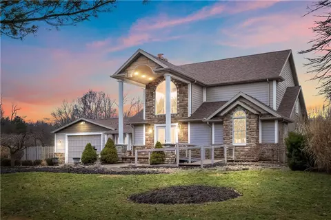 4264 Glasgow Rd, Valencia, PA 16059