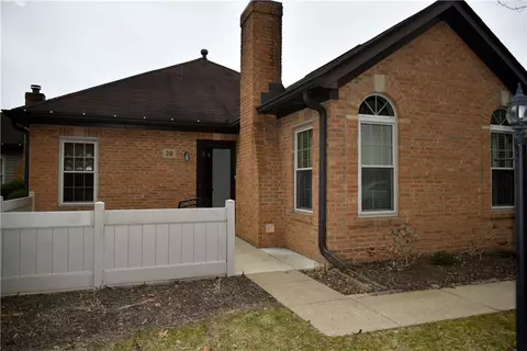 20 Ashford Dr, Cranberry Township, PA 16066