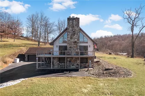 584 Pleasant Valley Rd, Washington, PA 15301