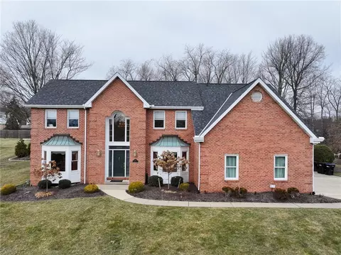 107 Chaucer Ct, Moon Twp, PA 15108