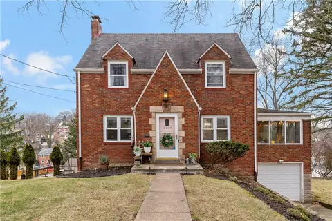 5208 Sherwood Dr, Pittsburgh, PA 15236