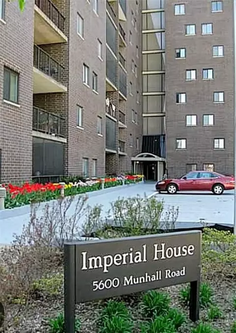 5600 Munhall Rd #204, Pittsburgh, PA 15217