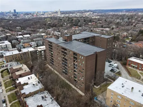 5600 Munhall Rd #808, Pittsburgh, PA 15217
