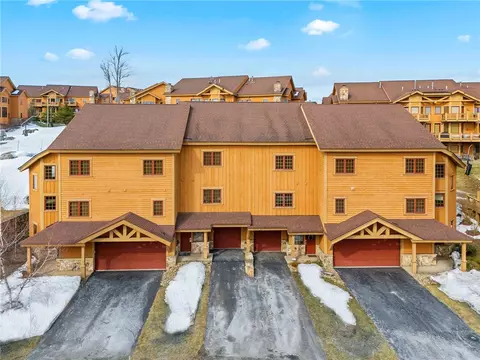 141 Southwind Dr, Champion, PA 15622