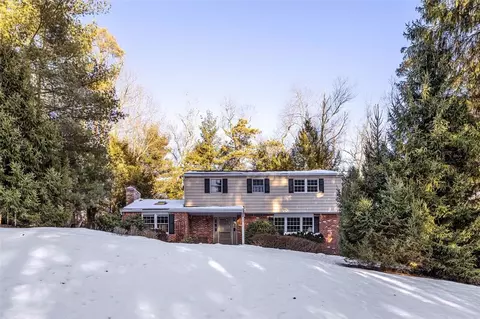 4037 Sloanwood Dr, Murrysville, PA 15668