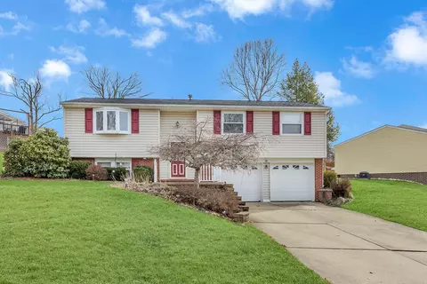 204 Macnab Dr, Coraopolis, PA 15108