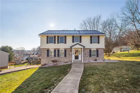 2225 The Cir, Washington, PA 15301