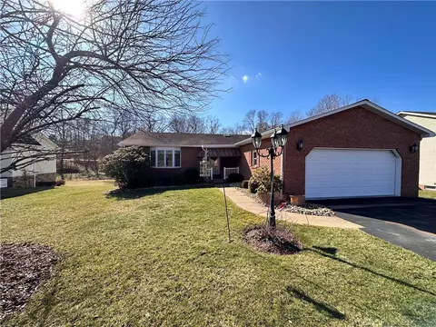 256 Elm Dr, Waynesburg, PA 15370