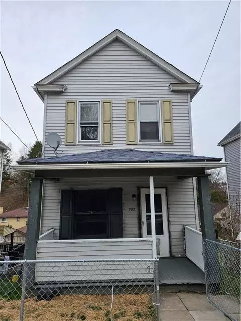 702 Sellers Ave, Jeannette, PA 15644