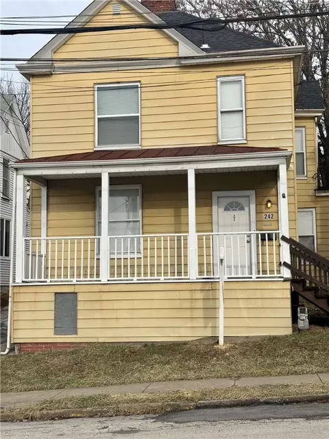 242 N Franklin St, Washington, PA 15301