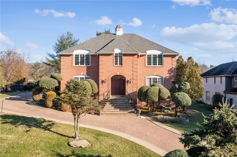 3905 Ridgemont Ct, Murrysville, PA 15668