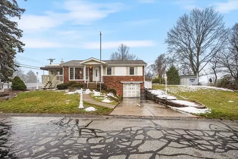 891 Rita Dr, Pittsburgh, PA 15221