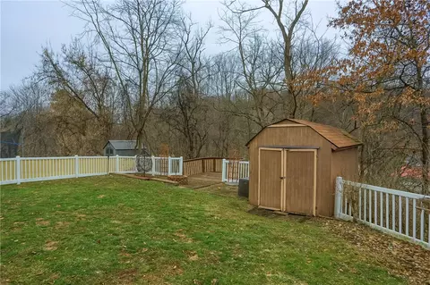 206 Clark St, Mars, PA 16046 photo 8