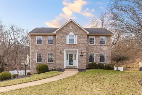 111 Beacon Hl, Cranberry Township, PA 16066