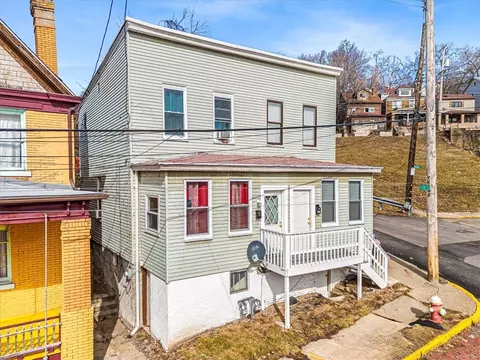 900 2nd St, Mckees Rocks, PA 15136