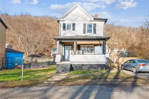 1266 Jefferson St, Vandergrift, PA 15690