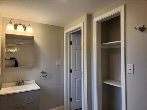 Bath - 568 Stokes Ave, Braddock, PA 15104 photo 2 of 3