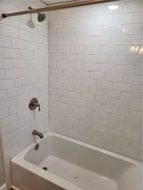 Bath - 568 Stokes Ave, Braddock, PA 15104 photo 3 of 3